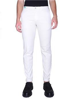 Pantalone re-hash mucha CREMA