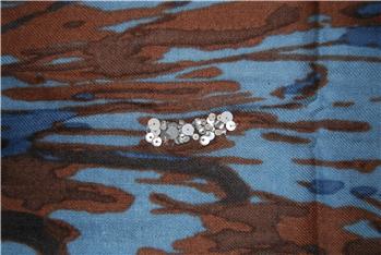 SCIARPA ERFURT CON PAILLETTES CELESTE E MARRONE I1 - gallery 7